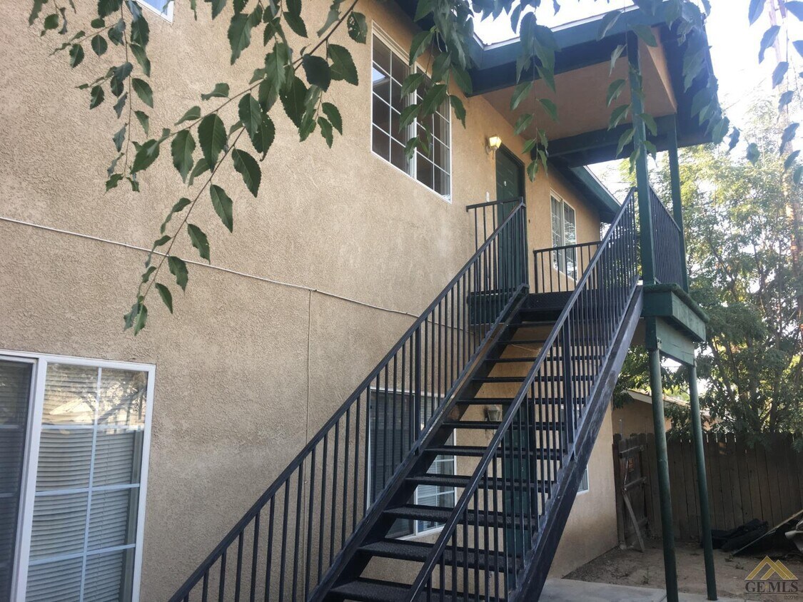 329 Harding Ave. Unit C, Bakersfield, CA 93308 Apartment for Rent in