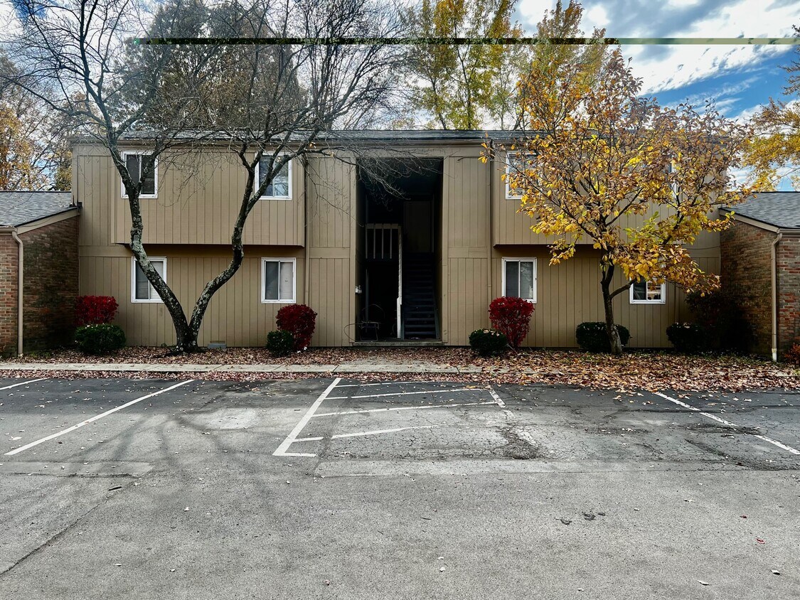 Primary Photo - 918 S Spring Rd