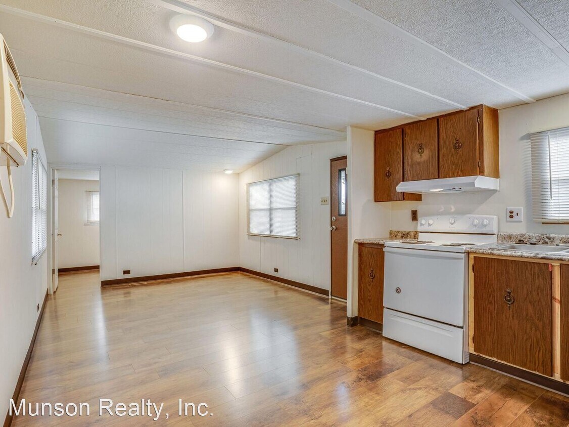 Primary Photo - 2 br, 1 bath House - 216 Lincoln Avenue North