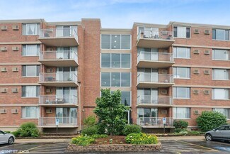 Building Photo - 2200 S Stewart Ave