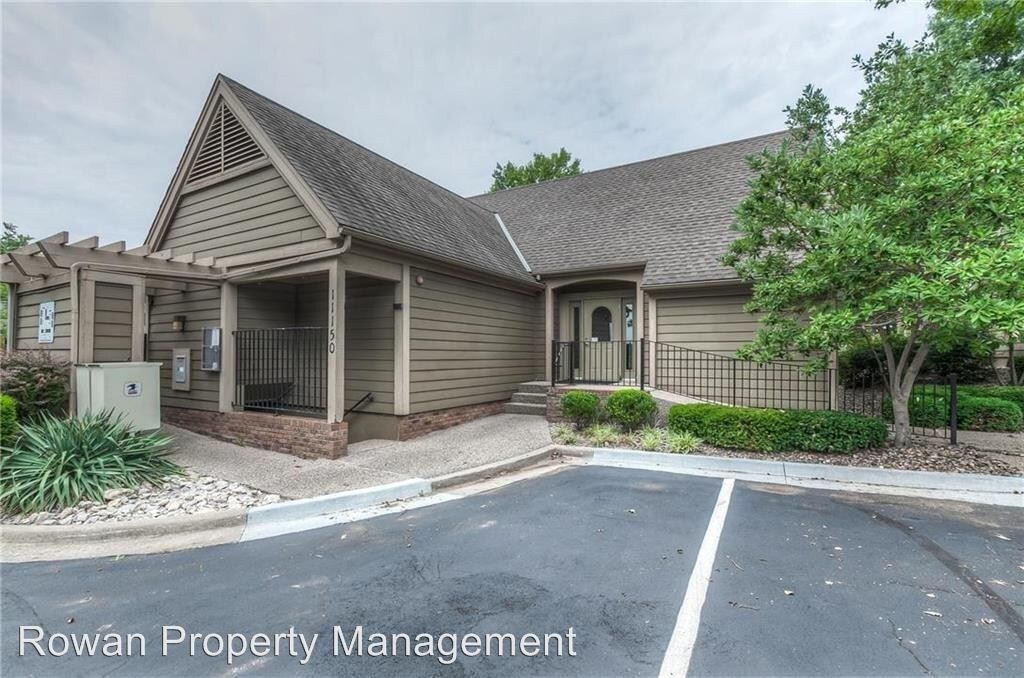 Primary Photo - 11118 Nieman Rd