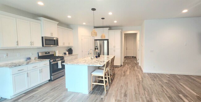 Foto del edificio - 4 br, 3 bath House - 4634 Loftwood Rd