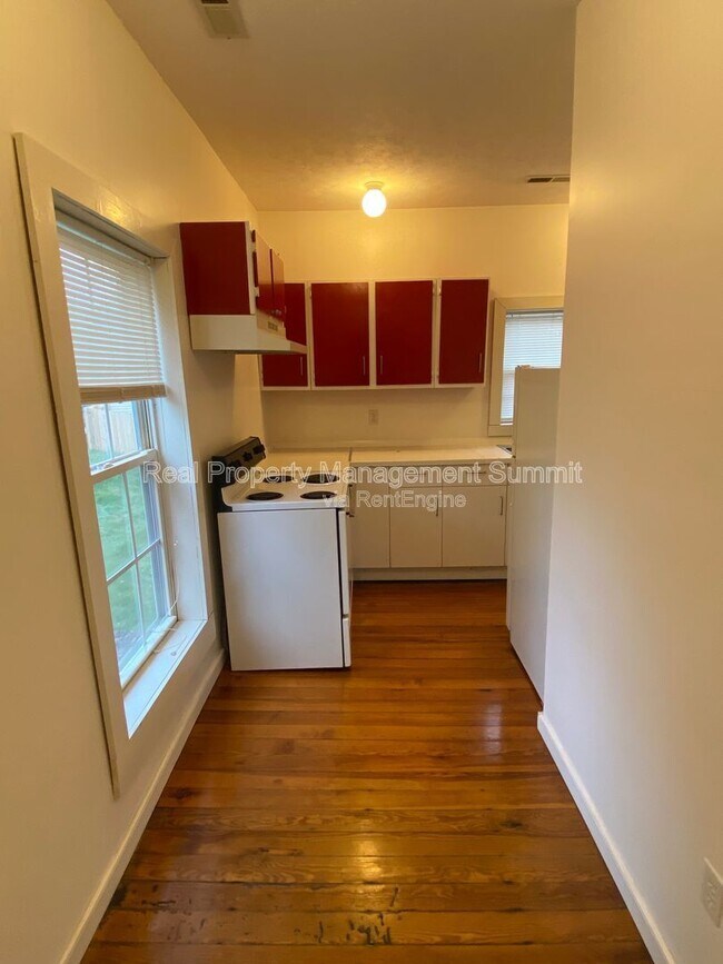 Foto del edificio - 817 Grayson Ave