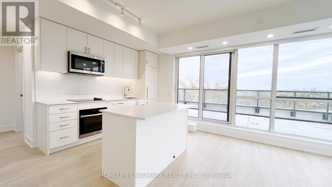 Photo du bâtiment - 181 Sheppard Ave E