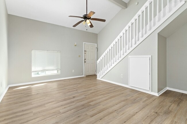 Building Photo - 1176 Oregon Ave