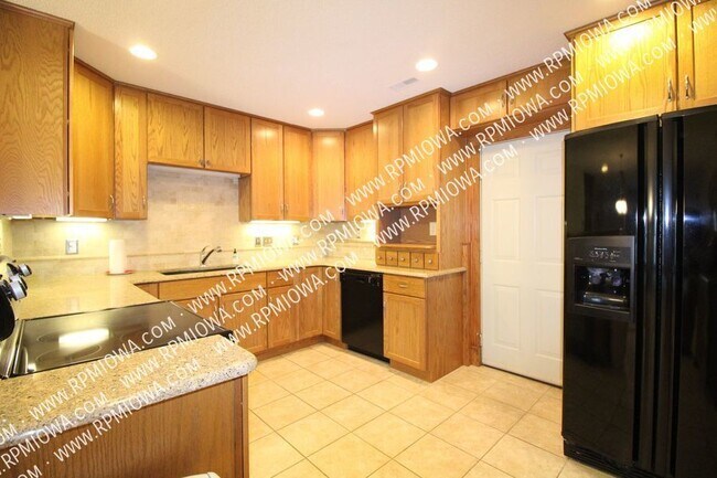 Foto del edificio - SCREENED PORCH!! 3 Bedroom, 1.5 Bath Home ...