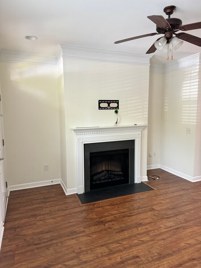 Foto del edificio - 9828 Longstone Ln