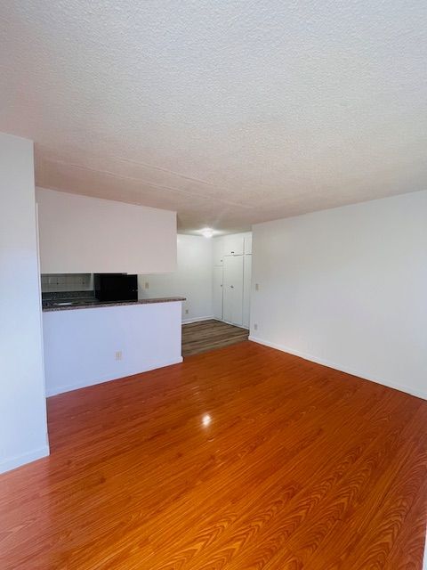 Foto del edificio - 1260 Beachwood Dr