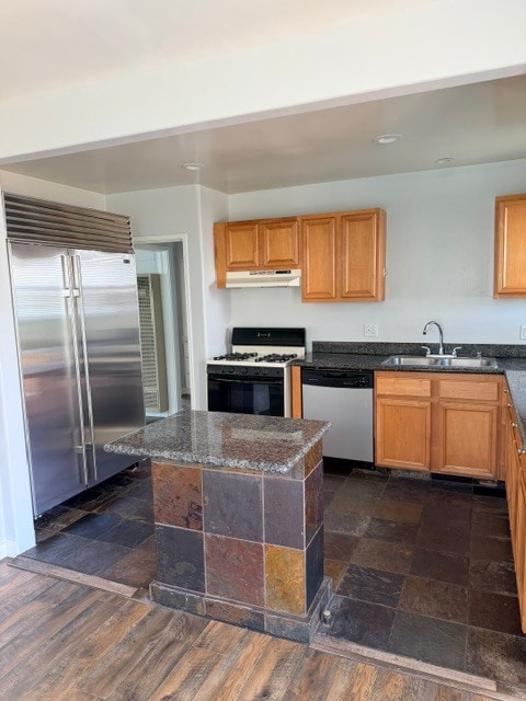 Kitchen - 5943 Tujunga Ave