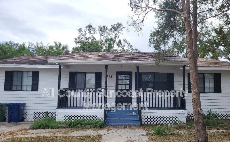 Primary Photo - 1712 W St Joseph St