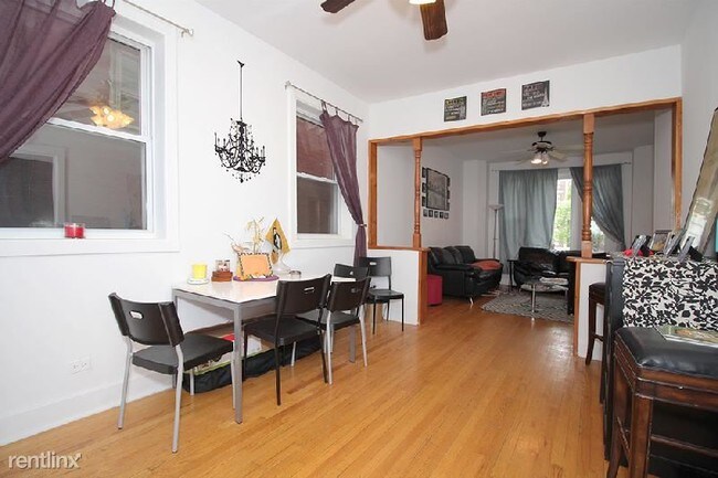 Foto del edificio - 3311 N Hoyne Ave