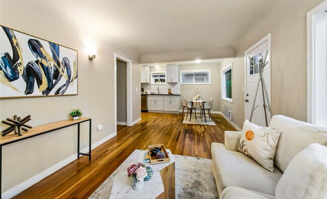 Foto del edificio - 5606 25th Ave SW