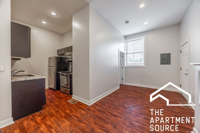 Foto del edificio - 2945 W Rosemont Ave