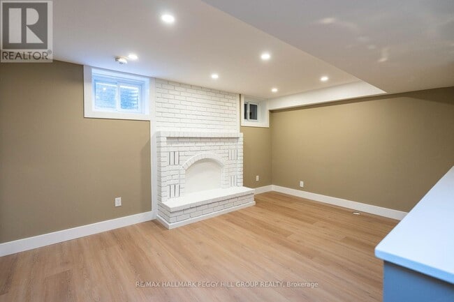 Building Photo - 16 Autumn Ln