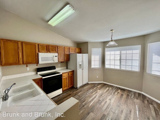 Foto del edificio - 4 br, 3 bath House - 6179 Montero Circle