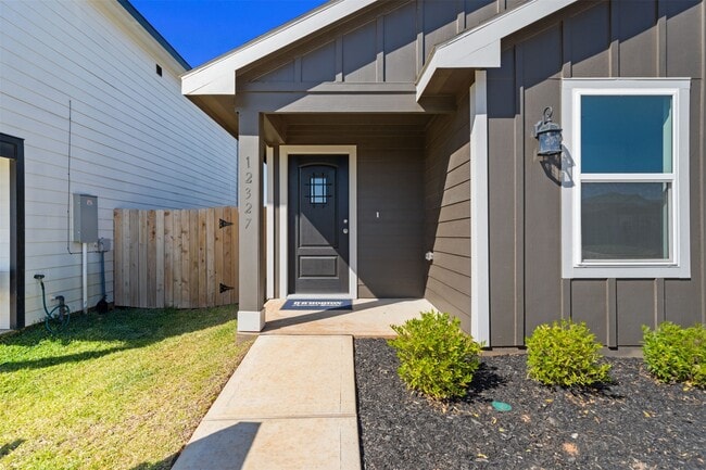 Foto del edificio - 12327 Sword Point Ct