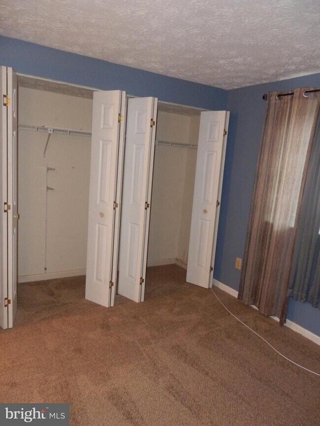 Building Photo - 3500 Kingsley Ct