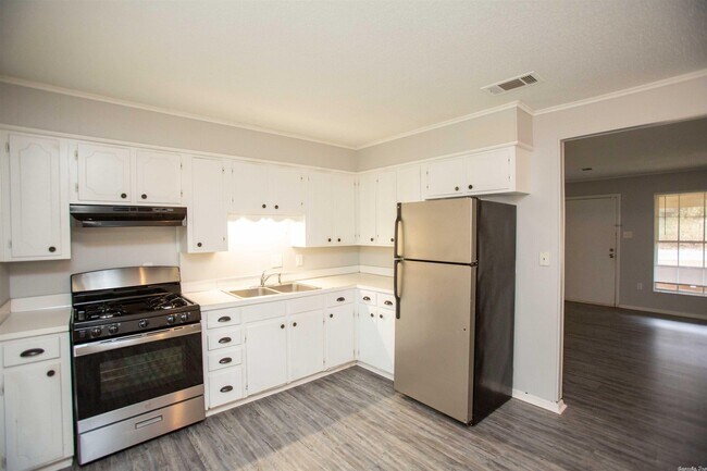 Foto del edificio - 2 Lybrand Dr