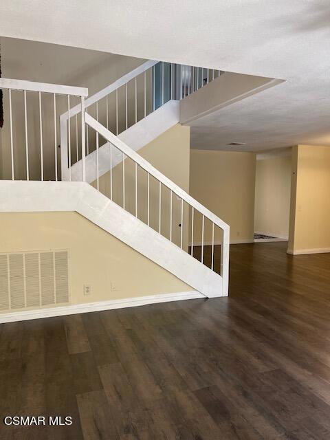 Building Photo - 18125 Andrea Cir N
