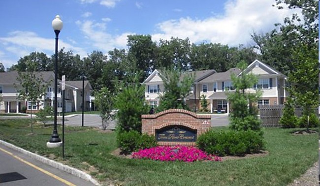 Building Photo - Toms River Crescent