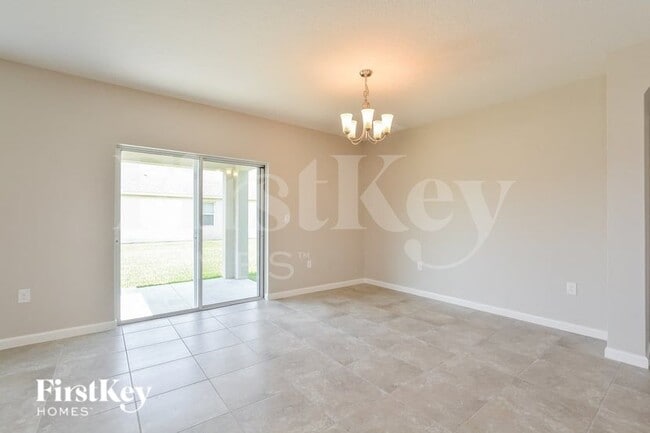 Building Photo - 545 Sorrento Dr