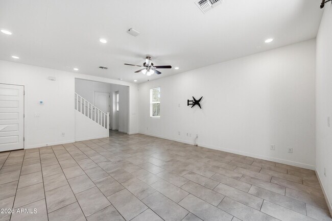 Foto del edificio - 17247 N 10th St