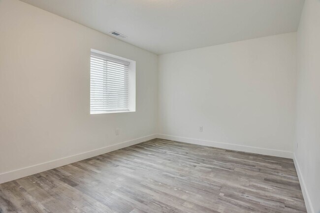 Foto del edificio - Beautiful Rambler Style Single Family Home...
