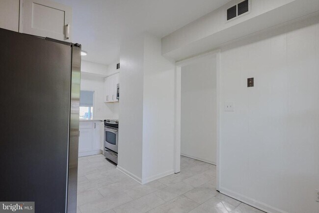 Building Photo - 8360 Forrester Blvd
