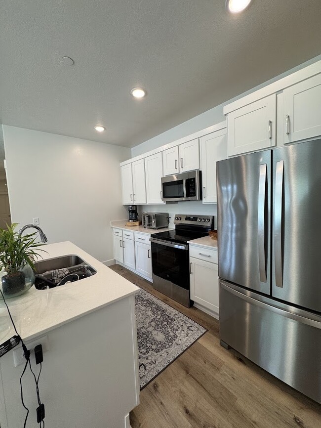 Building Photo - 3120 S 200 W