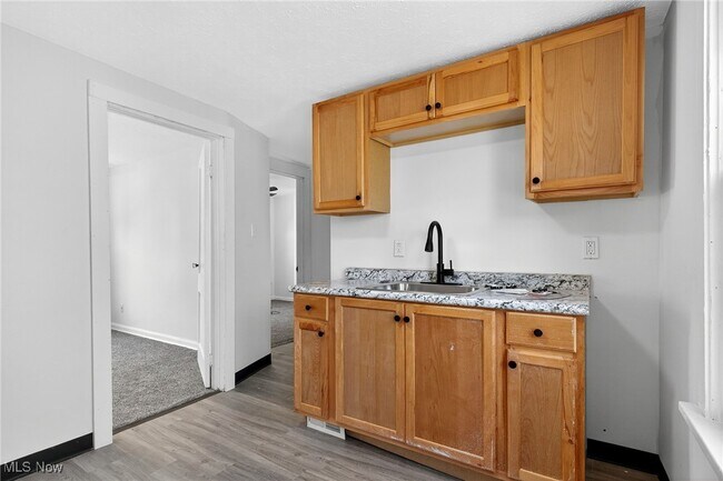 Foto del edificio - 2820 E 120th St