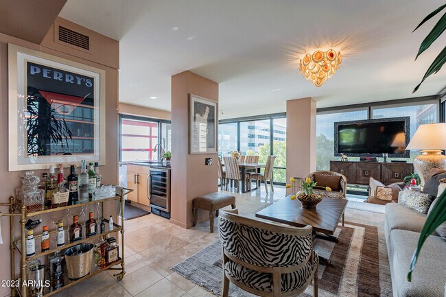 Foto del edificio - 4808 N 24th St