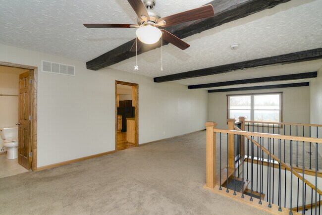 Foto del edificio - 1070 Center Dr