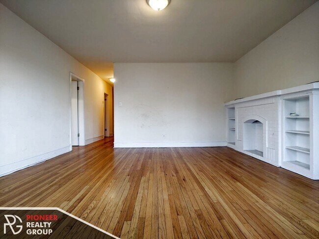 Building Photo - 2336 N Spaulding Ave
