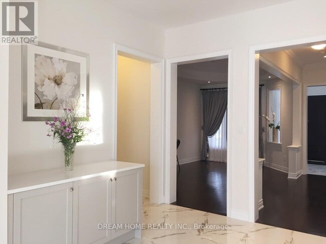 Building Photo - 28 Larkin Ave