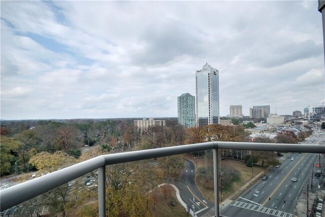 Foto del edificio - 2795 Peachtree Rd NE