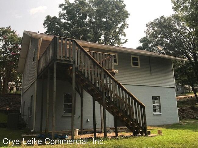 Building Photo - 3 br, 2 bath House - 123 Sunset Dr.