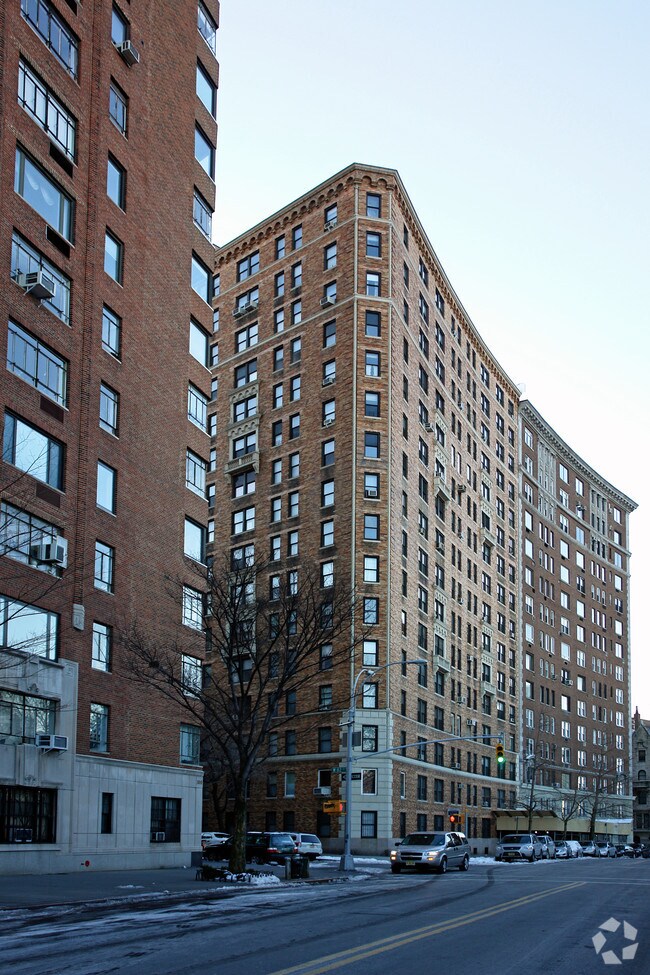 Foto del edificio - 98 Riverside Dr