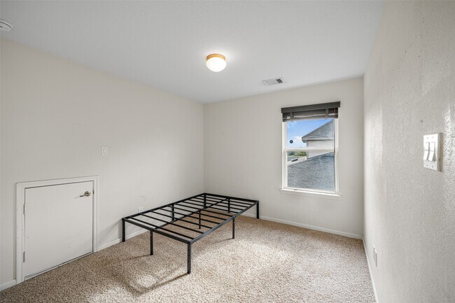 Foto del edificio - 8142 Cheyenne Hills Trail