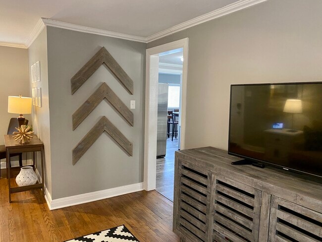 Building Photo - 517 Uams Blvd