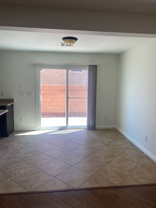 Building Photo - 7918 Point Oaks Ct