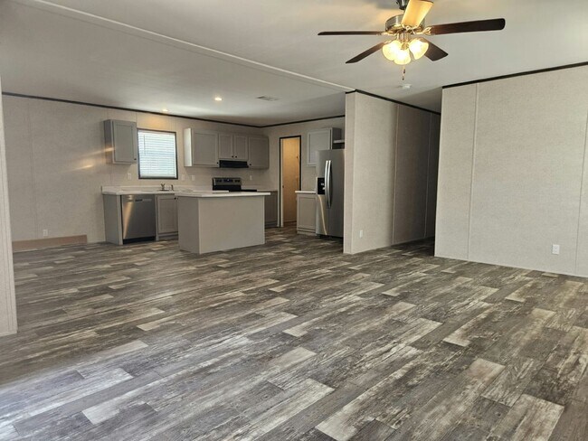 Foto del edificio - 6721 Hidden Oaks Dr