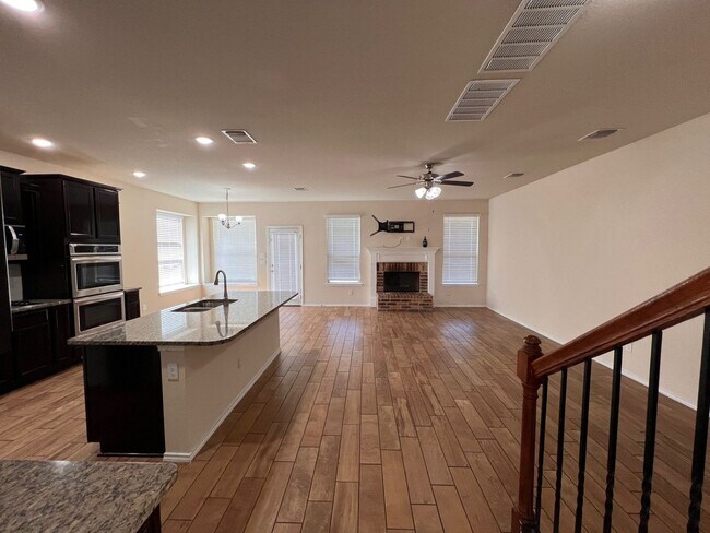 Foto del edificio - Spacious 5-Bedroom Harker Heights Home with 3 Living Areas & 3-Car Garage