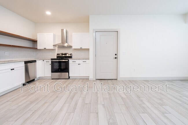 Foto del edificio - 1230 N Greenwich Rd