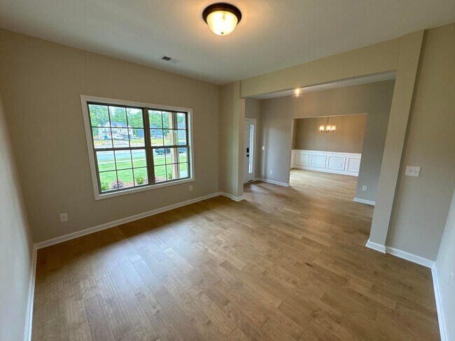 Foto del edificio - 5 Bedroom 3 Bathroom House