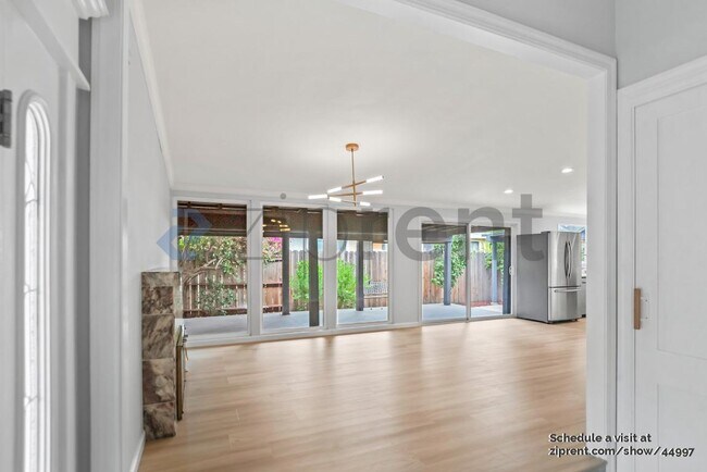 Foto del edificio - 1114 Lily Ave
