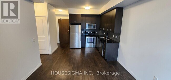 Photo du bâtiment - 9560-9560 Markham Rd