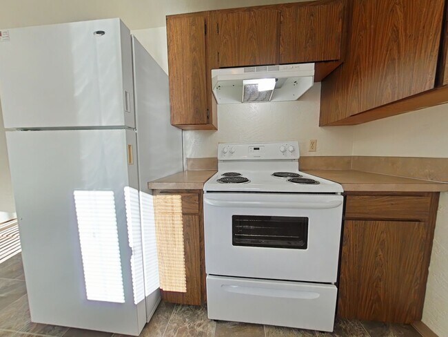 Foto del edificio - 2 Bedroom Townhouse ~ Close to Downtown