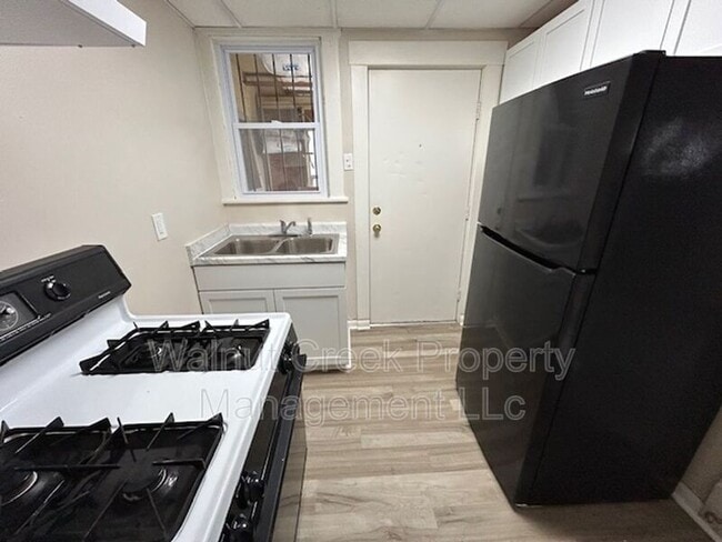 Foto del edificio - 100 Rush St