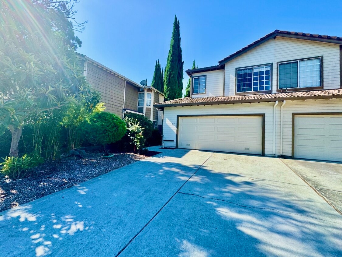 Primary Photo - 1573 Timber Creek Dr