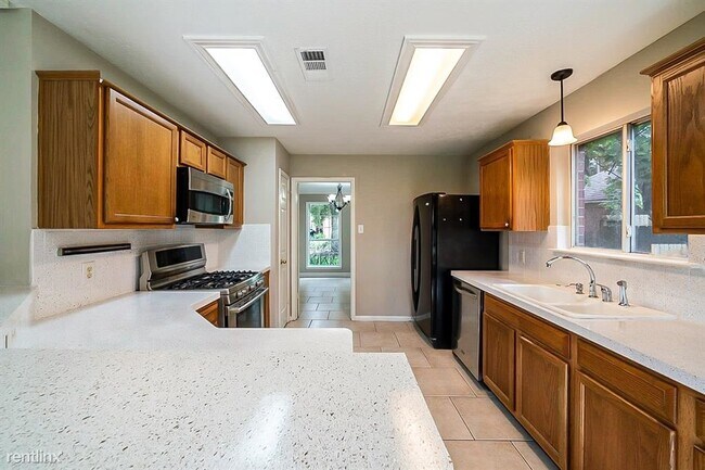 Building Photo - 5 br, 2 bath House - 3603 Oak Hollow Drive